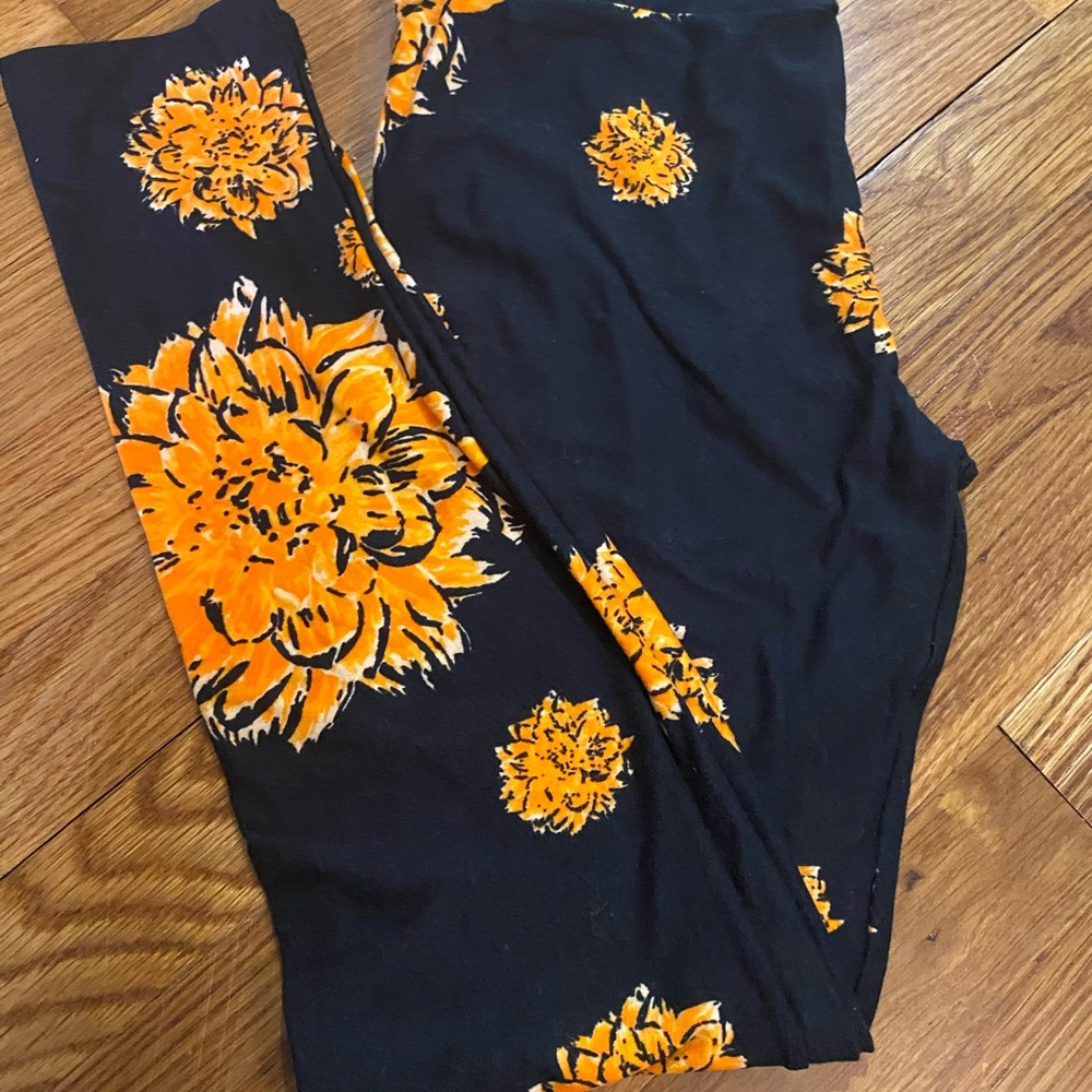 NWOT LulaRoe Leggings